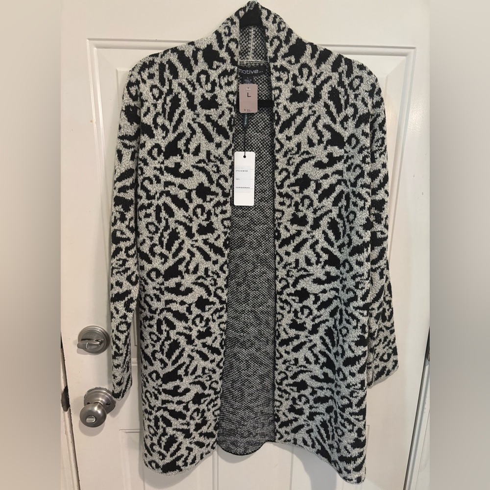 NWT Motive black and white leopard long cardigan